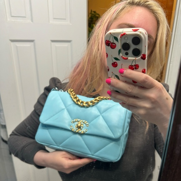 RARE! BRAND NEW NEON BLUE CHANEL 19 BAG GORGEOUS!! - Picture 5 of 16
